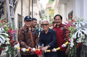 Hasto Wardoyo kick-of  peningkatan kualitas permukiman kumuh Kampung Lampion