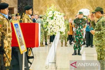 Indonesia honors fallen soldier&nbsp;after Lebanon attack