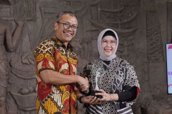 Direktur Human Capital Pegadaian Raih Penghargaan "Top Women in Shaping Future Ready Organization"
