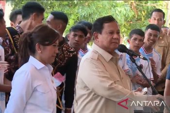 Prabowo vows stronger internet, communication line in border regions