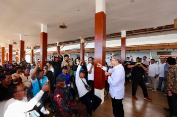 Govt to absorb fishermen's catches for free meals program