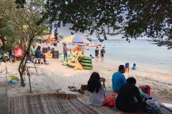 Ribuan wisatawan kunjungi destinasi wisata Kepulauan Seribu saat libur panjang
