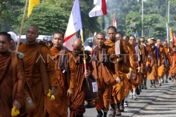 From Bali to Borobudur, Buddhist monks walk in a call for peace