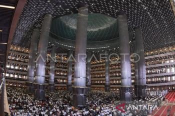 Niat Sholat Jumat Makmum dan Imam lengkap dengan artinya