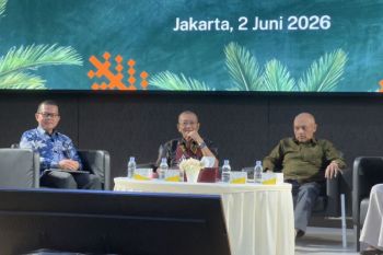 Indonesia gives 5,000 scholarships for future palm oil industry talent