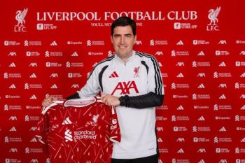 Andoni Iraola ingin Liverpool jadi tim yang bisa dibanggakan suporter