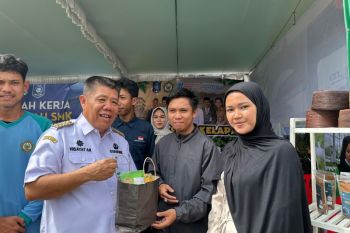 Gubernur Babel borong produk siswa peserta LKS FLS3N