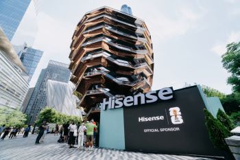 Hisense Gelar Instalasi Interaktif Bertema RGB, Dukung Euforia FIFA World Cup 2026™ di New York