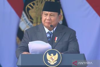 Prabowo urges Polri to build public trust, master AI technology