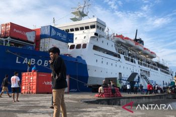 Pelni Ambon buka layanan pengiriman bantuan kemanusiaan bagi korban gempa NTT