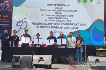PTDI dan Pemprov Jabar menandatangani MoU mekanisasi sorgum 50 hektare