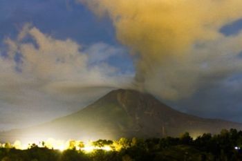 Sinabung Siaga , Pemkab Karo evakuasi warga dua desa