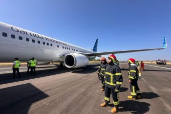 Garuda alami pecah ban pada penerbangan Jakarta-Makassar
