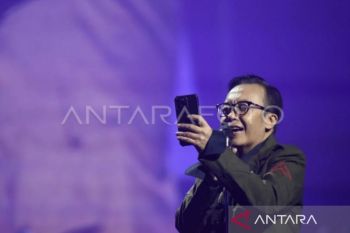 Cerita Ari Lasso yang jadi penumpang Garuda pecah ban rute Jakarta-Makassar