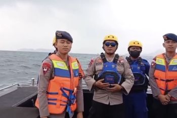 Police expand search for missing journalists into Lampung waters