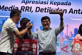 ANTARA terima penghargaan di perayaan HUT LRT Jabodebek