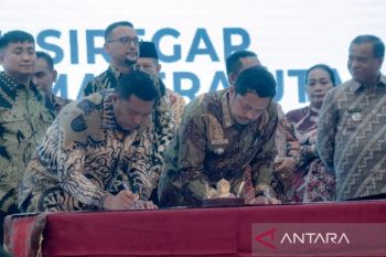Bupati Paluta teken komitmen perbaikan tata kelola cegah korupsi