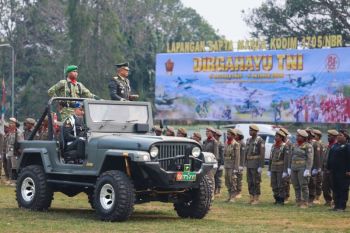 Jembatan, air, dan setetes darah prajurit TNI di Papua Tengah