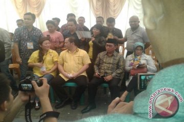 Elly Lasut-David Bobihoe Daftar di KPU Sulut