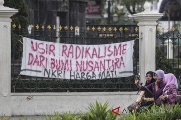 TOLAK TERORIS DAN RADILAKISME