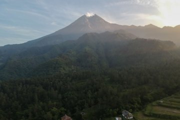 AKTIVITAS GUNUNG MERAPI