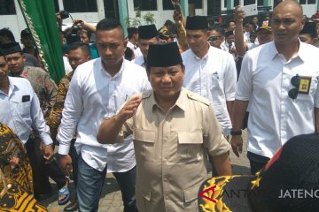 Prabowo Silaturahmi Ke Ponpes Asshodiqiyah Semarang Antara