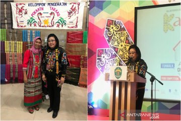 BUSANA SENTUHAN BATIK SULAM TUMPAR DAN KALUNG ETNIS DAYAK