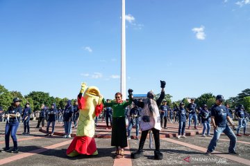 MENTERI KELAUTANLEPAS KKN UGM