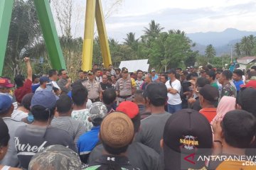 Thariq Modanggu temui warga Tolinggula terkait blokade jalan