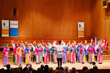 Paduan suara sekolah vokasi IPB raih juara di Warsawa Polandia