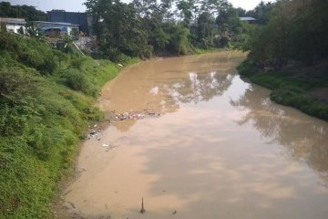 Pemkab Lebak akan tindak tegas perusahaan buang limbah ke sungai