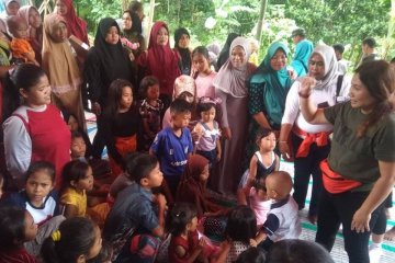 Relawan dari Jakarta bantu pemulihan trauma anak-anak korban banjir