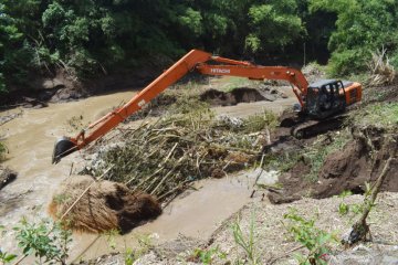 Pengendalian banjir di Madiun