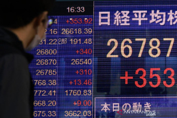 Bursa Jepang Jumat pagi menguat terangkat kenaikan saham-saham pembuat chip