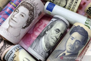 Dolar Jumat pagi melemah di Asia karena permintaan mata uang aman berkurang