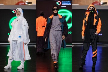 Busana muslim kasual gaya futuristik hingga musim semi penuh bunga