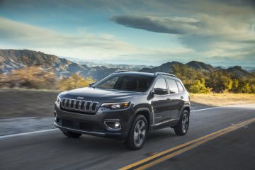 Berisiko terbakar, Jeep tarik Cherokee 2021 di Amerika Utara