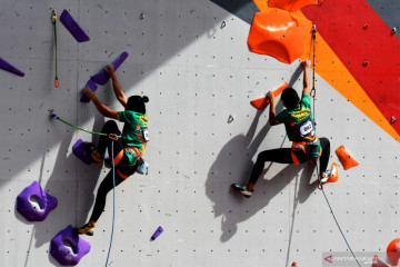 Final panjat tebing lead putri PON Papua