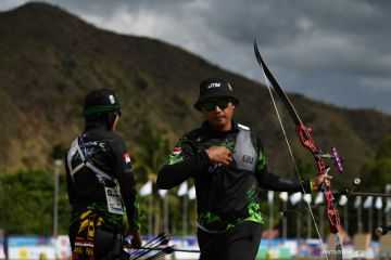 Diananda-Riau Ega berjaya di panahan recurve campuran PON Papua