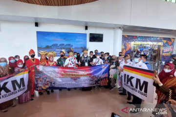 Kontingen gulat Sumbar disambut meriah Ikatan Keluarga Minang Merauke