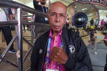 Levi Rumbewas dan mesin waktu PON Papua