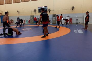 Gulat Sumbar targetkan dua medali emas di PON Papua