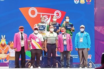 Putri Jabar tambah emas dari kelas 64kg angkat besi PON Papua