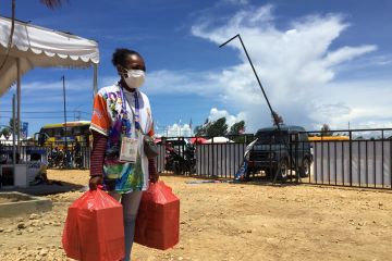 Tangan-tangan kecil penggerak PON Papua