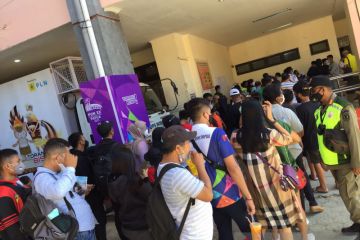 Penonton antusias saksikan semifinal bulu tangkis PON Papua