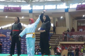 Juara dunia silat Rizka Andini singkirkan wakil tuan rumah PON Papua