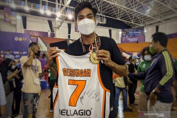 Yesaya persembahkan emas basket putra PON Papua untuk Mario Gerungan