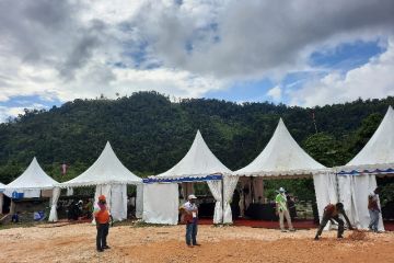 Tiap kontingen paralayang masih berlomba kumpulkan nilai