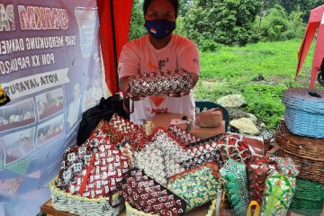 Olahan sampah Kota Jayapura didaur ulang menjadi dompet