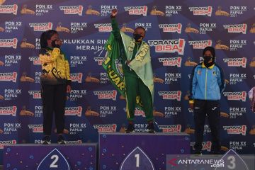 Atlet Jatim Hoiriyah lengkapi raihan emas layar empat PON beruntun